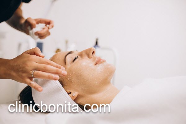 بهترین مرکز پاکسازی پوست در اصفهان | کلینیک بنیتای اصفهان